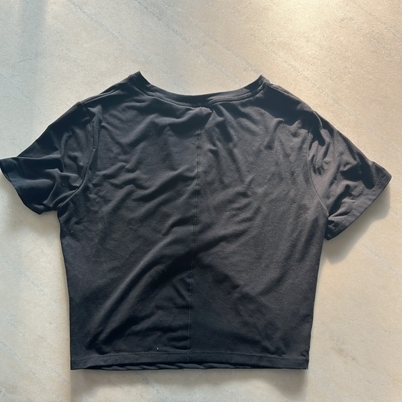 Nike Womens Dri-FIT One Luxe Twist Cropped Short-Sleeve Top Black Medium - Picture 4 of 6
